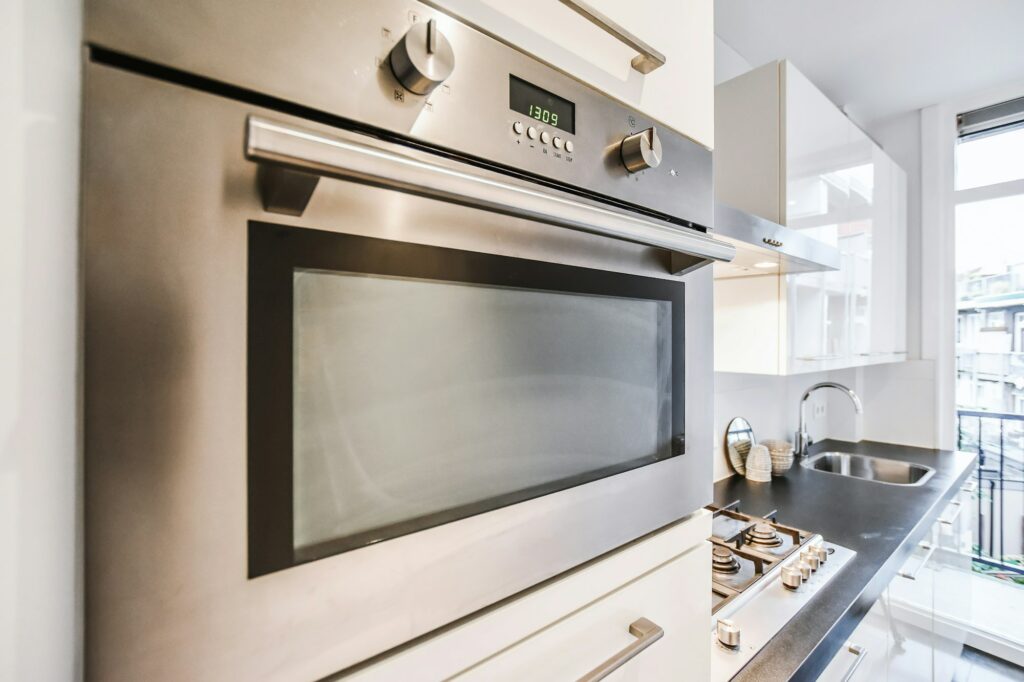 The Line Cleaning LLC offers services of Residential Cleaning, Deep Cleaning, Move Out - In, Airbnb Cleaning, Post Construction Cleaning, Commercial Cleaning, Office Cleaning in King county WA, Tacoma WA, Bellevue WA, Redmond WA - Residential Cleaning